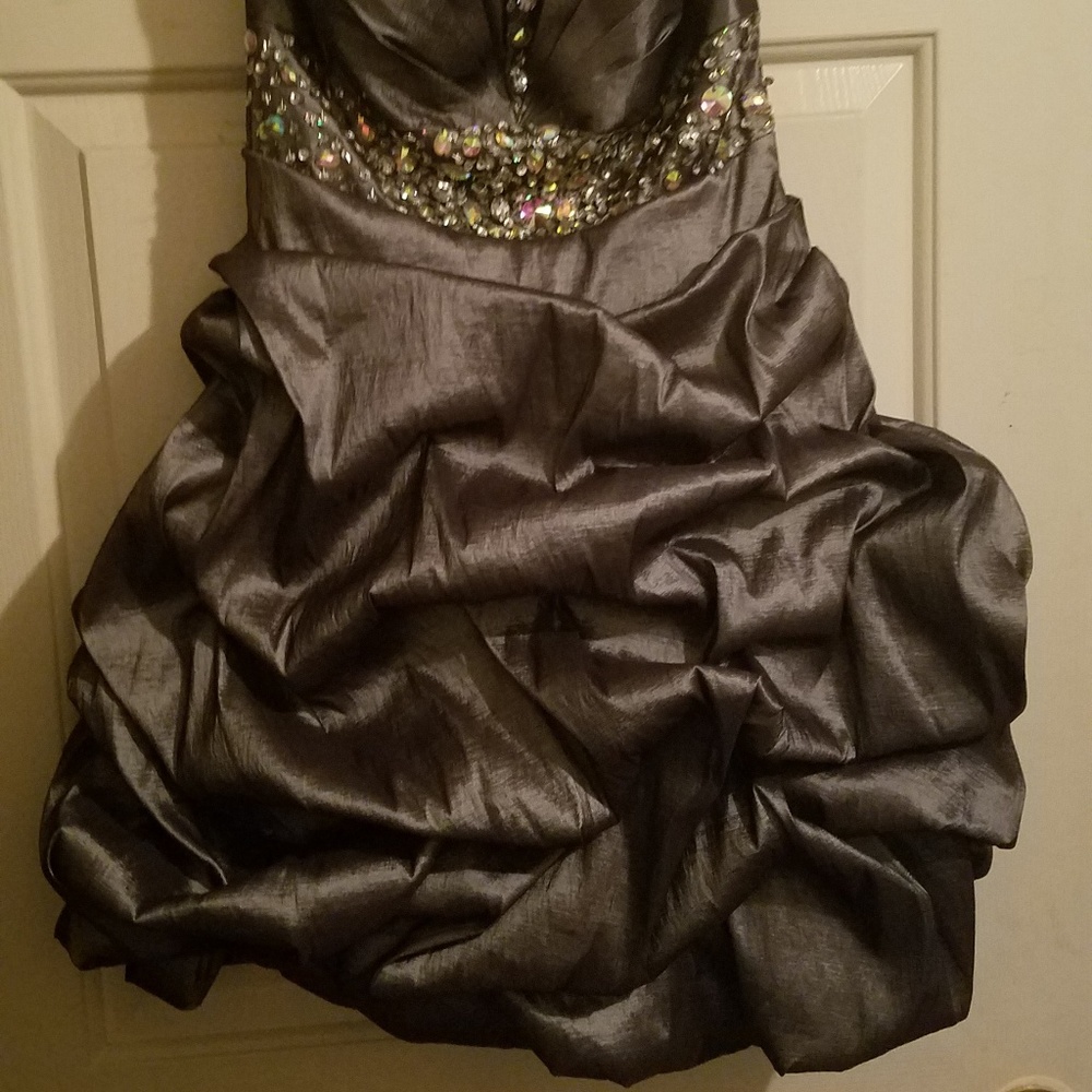 Dress - Picture 2 of 7